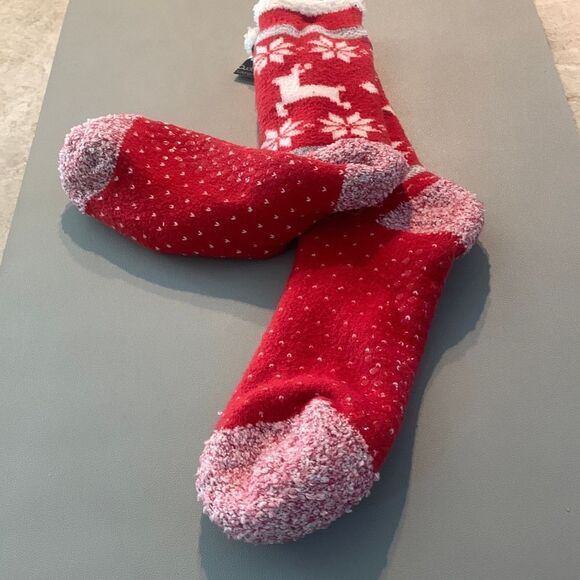 Cuddl Duds Slipper Plush Socks - Picture 3 of 3